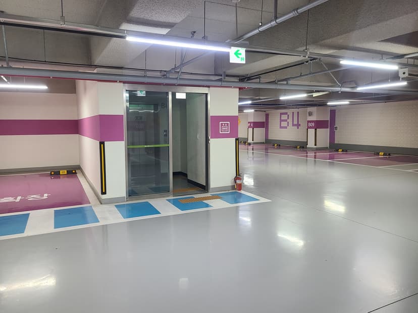 더예스클라우드 주차장 전경 2