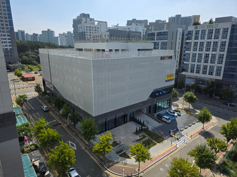 운서엠타워 주차장 전경 7